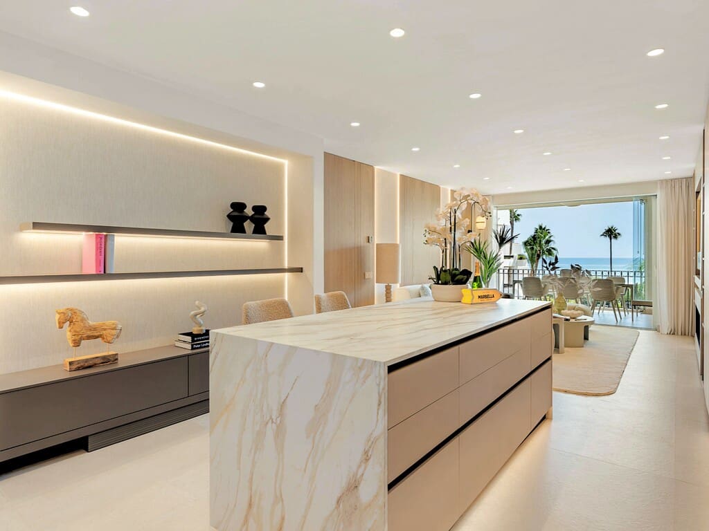 3 slaapkamer Appartement te koop in Estepona met zwembad - € 1.995.000 (Ref: 9926881)