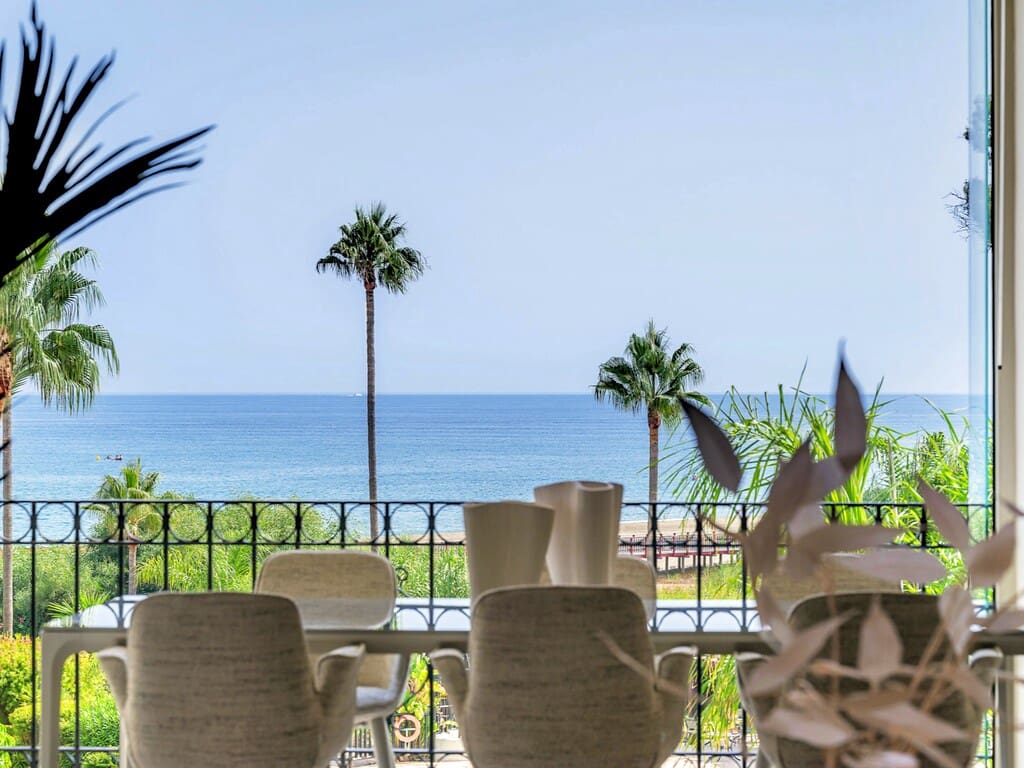 3 slaapkamer Appartement te koop in Estepona met zwembad - € 1.995.000 (Ref: 9926881)