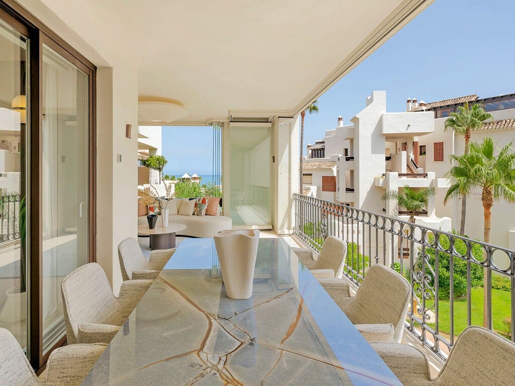 3 slaapkamer Appartement te koop in Estepona met zwembad - € 1.995.000 (Ref: 9926881)