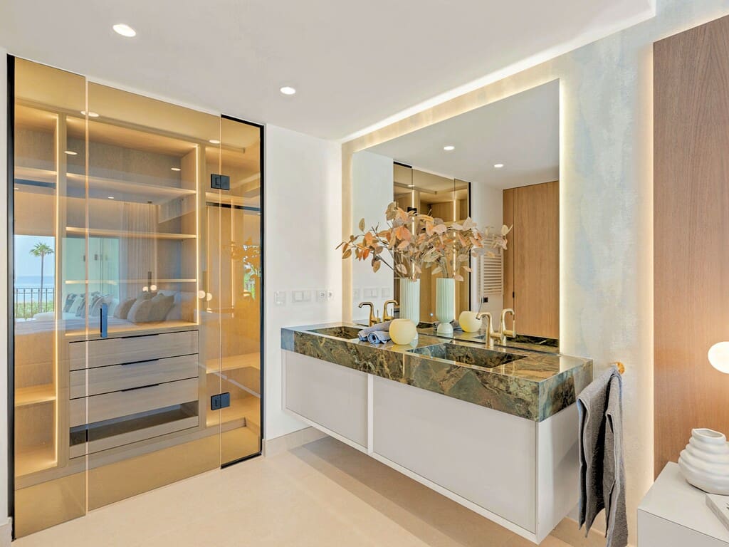 3 slaapkamer Appartement te koop in Estepona met zwembad - € 1.995.000 (Ref: 9926881)