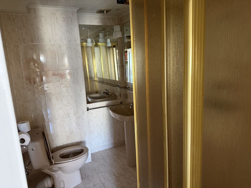 3 bedroom Flat for sale in Fuengirola with pool - € 310,000 (Ref: 9926883)