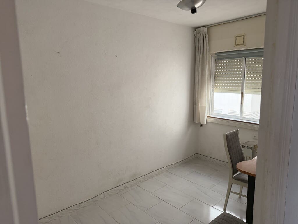 3 bedroom Flat for sale in Fuengirola with pool - € 310,000 (Ref: 9926883)