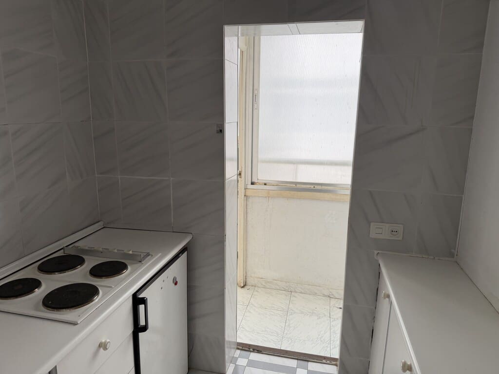 3 bedroom Flat for sale in Fuengirola with pool - € 310,000 (Ref: 9926883)