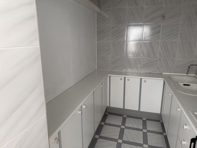 3 slaapkamer Flat te koop in Los Boliches , Fuengirola met zwembad - € 299.000 (Ref: 9926883)