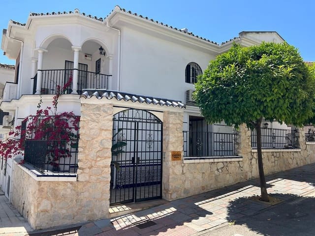 5 Zimmer Villa zu verkaufen in Fuengirola mit Garage - 895.000 € (Ref: 9926884)
