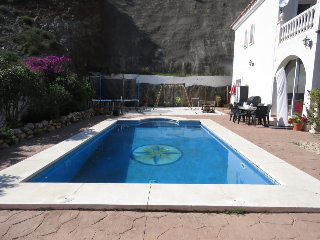 4 soveværelse Villa til salg i Alhaurin el Grande med swimmingpool garage - € 475.000 (Ref: 9935715)