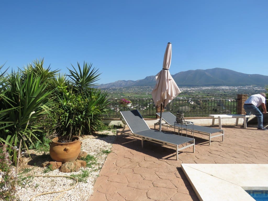 4 soveværelse Villa til salg i Alhaurin el Grande med swimmingpool garage - € 475.000 (Ref: 9935715)