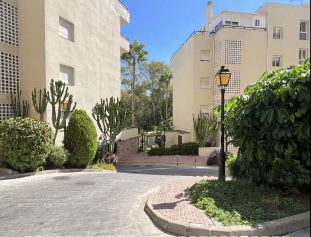2 chambre Appartement à vendre à Calahonda avec piscine garage - 256 000 € (Ref: 9935716)