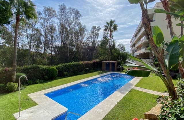 2 soveværelse Lejlighed til salg i Calahonda, Mijas med swimmingpool garage - € 256.000 (Ref: 9935716)