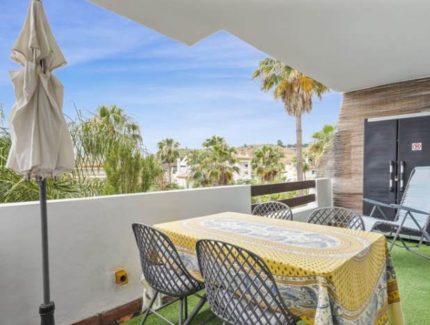 2 soveværelse Lejlighed til salg i La Cala de Mijas, Mijas med swimmingpool garage - € 285.000 (Ref: 9935717)