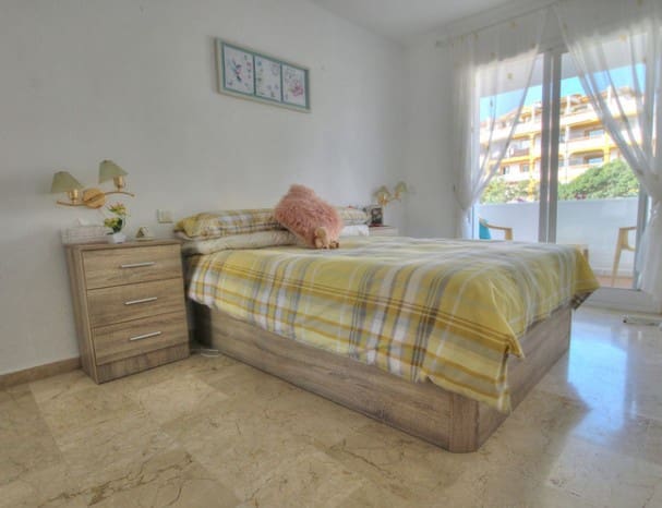 2 soverom Leilighet til salgs i Mijas Golf med svømmebasseng garasje - € 295 000 (Ref: 9935718)