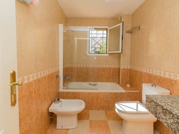 2 soveværelse Lejlighed til salg i Riviera del Sol, Mijas med swimmingpool - € 305.000 (Ref: 9935721)