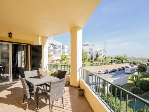 2 soveværelse Lejlighed til salg i Riviera del Sol, Mijas med swimmingpool - € 305.000 (Ref: 9935721)
