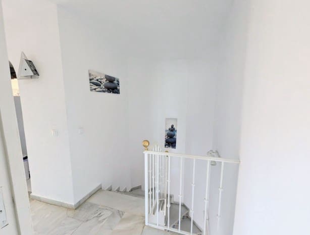 2 slaapkamer Penthouse te koop in Calahonda met zwembad garage - € 349.000 (Ref: 9935722)