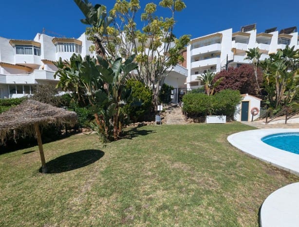 2 slaapkamer Penthouse te koop in Calahonda met zwembad garage - € 349.000 (Ref: 9935722)