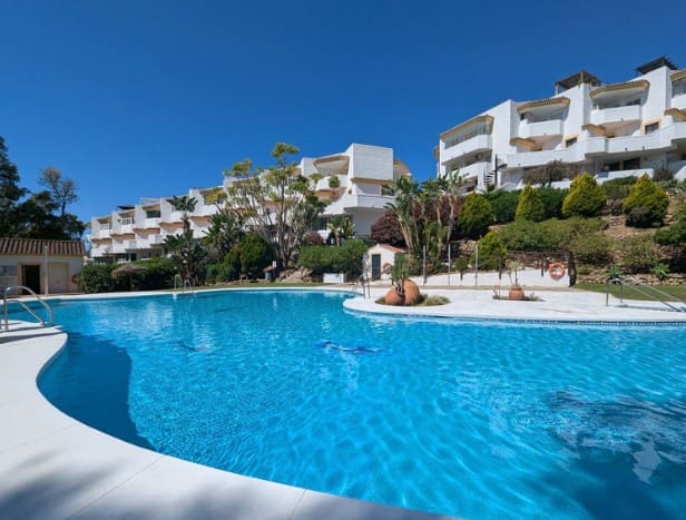 2 slaapkamer Penthouse te koop in Calahonda met zwembad garage - € 349.000 (Ref: 9935722)