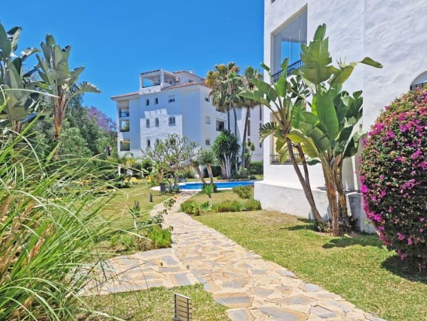 2 soveværelse Lejlighed til salg i Calahonda, Mijas med swimmingpool garage - € 335.000 (Ref: 9935723)