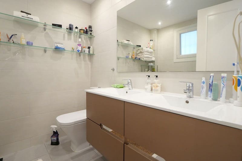 2 Zimmer Apartment zu verkaufen in Calahonda mit Pool Garage - 349.000 € (Ref: 9935724)