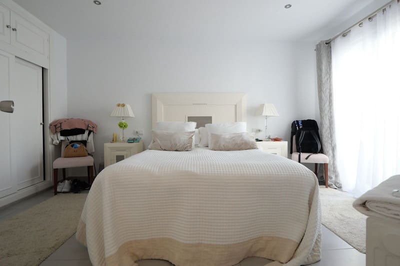 2 Zimmer Apartment zu verkaufen in Calahonda mit Pool Garage - 349.000 € (Ref: 9935724)