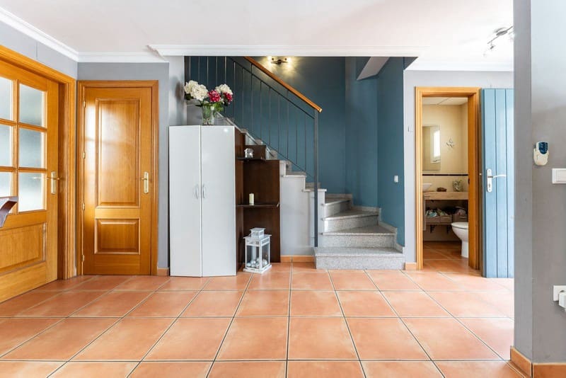 4 Zimmer Haus zu verkaufen in Fuengirola mit Pool Garage - 455.000 € (Ref: 9935726)