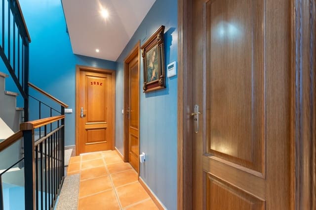 4 soveværelse Byhus til salg i Torreblanca, Fuengirola med swimmingpool garage - € 455.000 (Ref: 9935726)