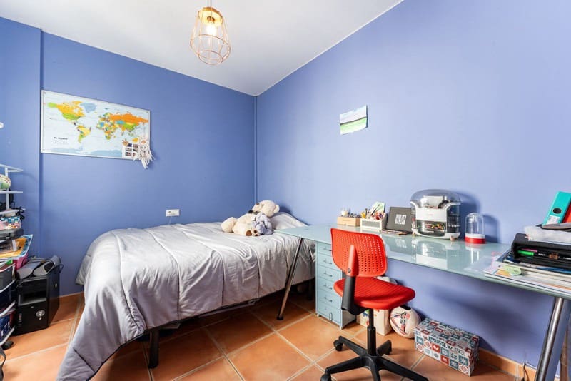 4 Zimmer Haus zu verkaufen in Fuengirola mit Pool Garage - 455.000 € (Ref: 9935726)