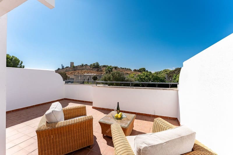 4 Zimmer Haus zu verkaufen in Fuengirola mit Pool Garage - 455.000 € (Ref: 9935726)