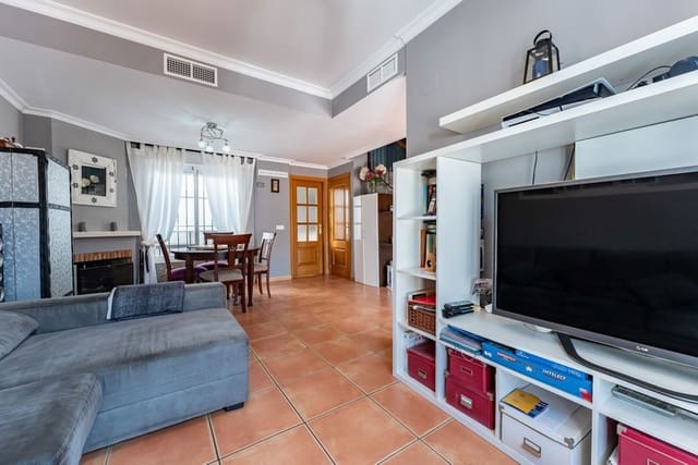 4 soveværelse Byhus til salg i Torreblanca, Fuengirola med swimmingpool garage - € 455.000 (Ref: 9935726)