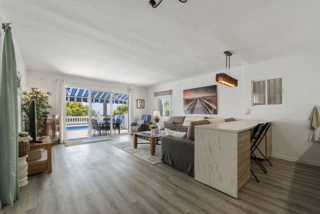 6 bedroom Villa for sale in La Cala de Mijas, Mijas with pool garage - € 1,795,000 (Ref: 9935727)