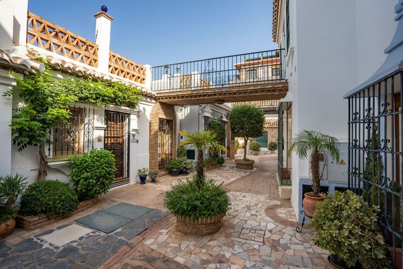 3 soveværelse Byhus til salg i Mijas Golf med swimmingpool - € 485.000 (Ref: 9935728)