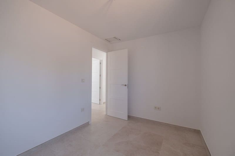 3 slaapkamer Penthouse te koop in Mijas Costa met zwembad garage - € 619.000 (Ref: 9935730)