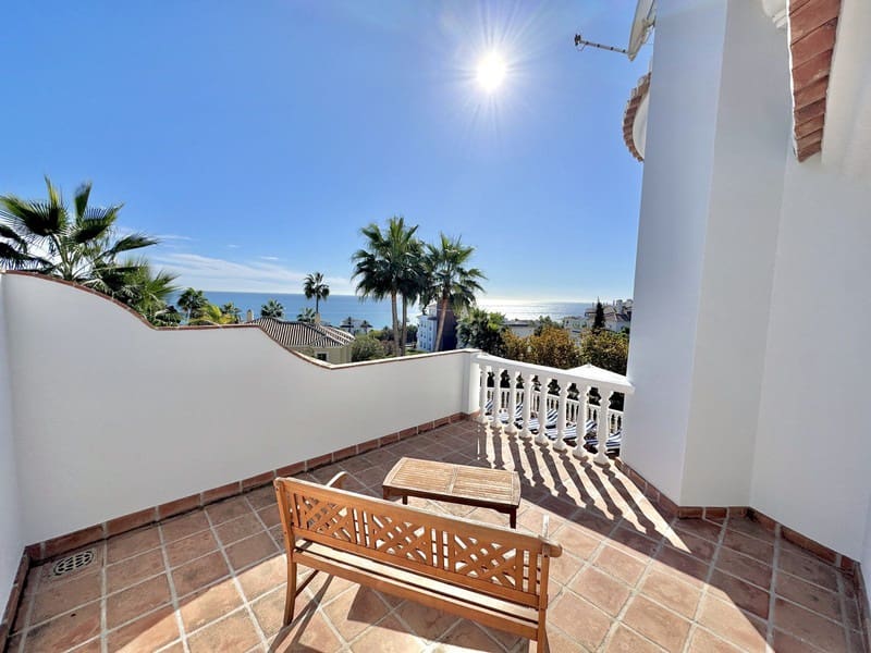 5 Zimmer Villa zu verkaufen in La Cala de Mijas mit Pool Garage - 1.595.000 € (Ref: 9935731)