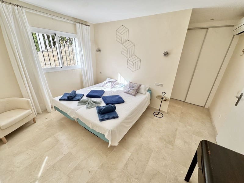 5 Zimmer Villa zu verkaufen in La Cala de Mijas mit Pool Garage - 1.595.000 € (Ref: 9935731)