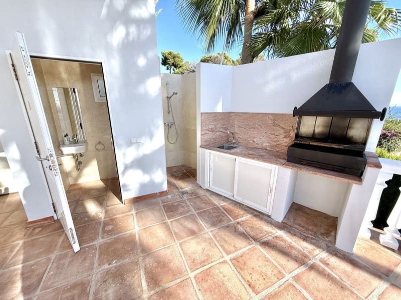 5 Zimmer Villa zu verkaufen in La Cala de Mijas mit Pool Garage - 1.595.000 € (Ref: 9935731)