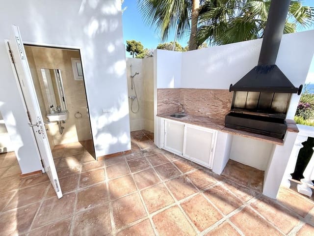 Chalet de 5 habitaciones en La Cala de Mijas, Mijas en venta con piscina garaje - 1.595.000 € (Ref: 9935731)