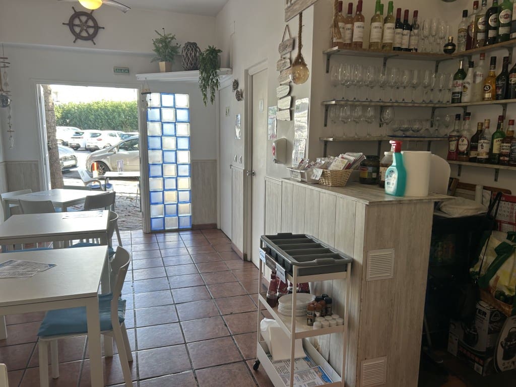 Restaurant/Bar for sale in Calahonda - € 220,000 (Ref: 9935735)