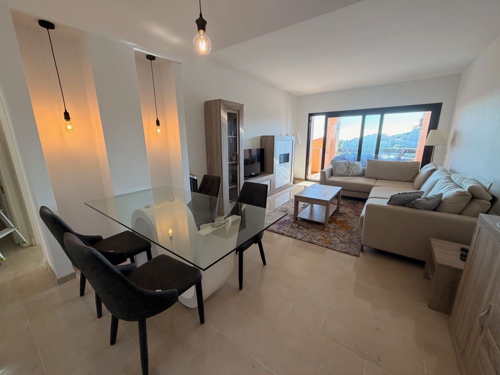 Apartamento de 2 habitaciones en La Duquesa / Puerto de la Duquesa en venta con piscina garaje - 265.000 € (Ref: 9935737)