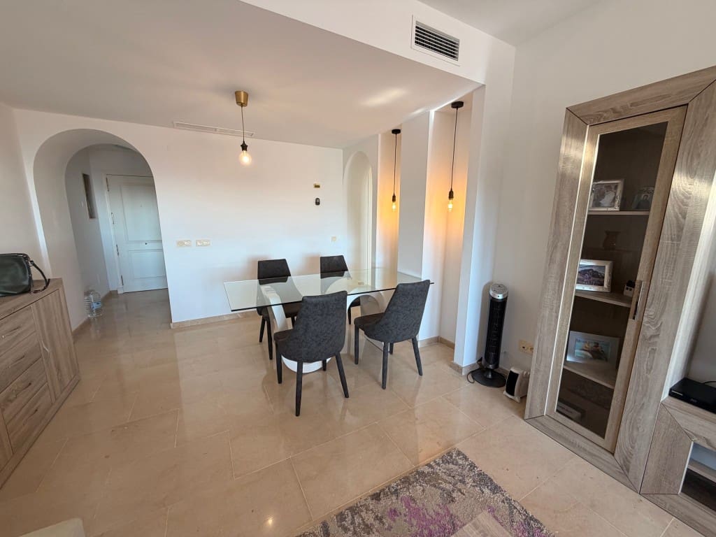 Apartamento de 2 habitaciones en La Duquesa / Puerto de la Duquesa en venta con piscina garaje - 265.000 € (Ref: 9935737)