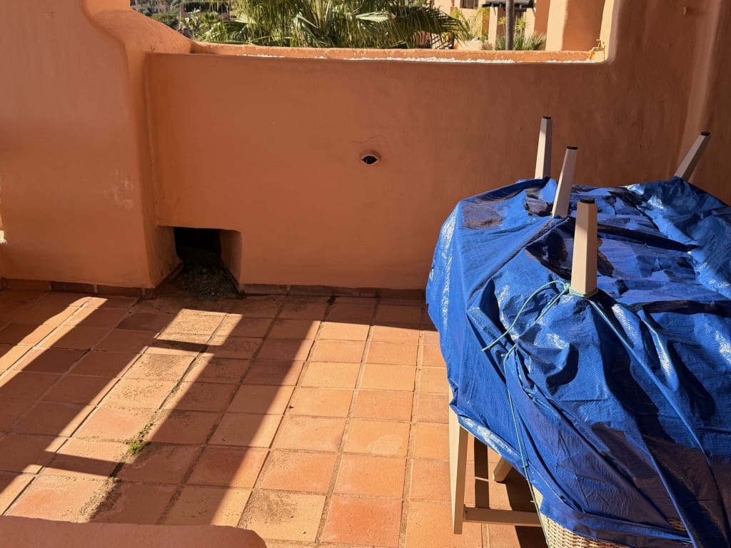 Apartamento de 2 habitaciones en La Duquesa / Puerto de la Duquesa en venta con piscina garaje - 265.000 € (Ref: 9935737)