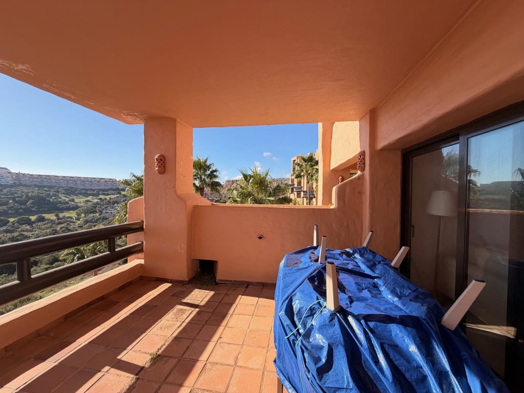 Apartamento de 2 habitaciones en La Duquesa / Puerto de la Duquesa en venta con piscina garaje - 265.000 € (Ref: 9935737)