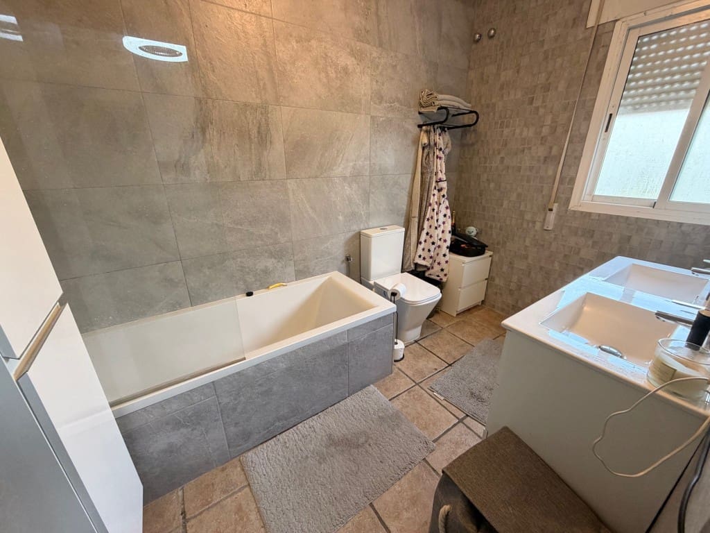 4 Zimmer Haus zu verkaufen in Mijas Costa mit Garage - 549.000 € (Ref: 9935738)