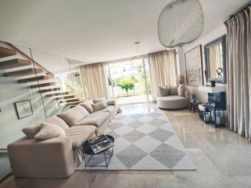 3 Zimmer Haus zu verkaufen in Calahonda mit Pool Garage - 850.000 € (Ref: 9935741)