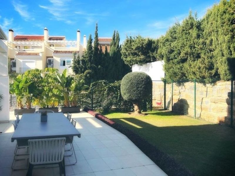 3 Zimmer Haus zu verkaufen in Calahonda mit Pool Garage - 850.000 € (Ref: 9935741)