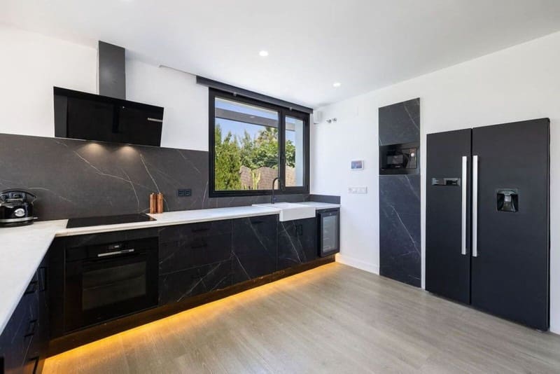 3 slaapkamer Villa te koop in Mijas Costa met zwembad - € 720.000 (Ref: 9935742)