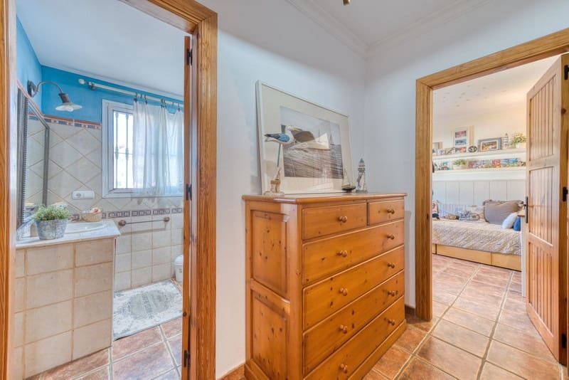 3 soveværelse Byhus til salg i Fuengirola med garage - € 850.000 (Ref: 9935745)