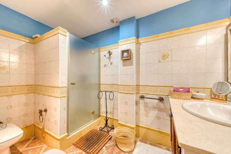 3 soveværelse Byhus til salg i Fuengirola med garage - € 850.000 (Ref: 9935745)