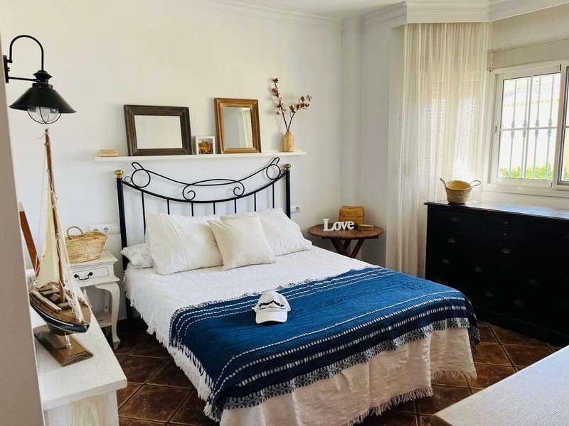 3 soveværelse Byhus til salg i Fuengirola med garage - € 850.000 (Ref: 9935745)