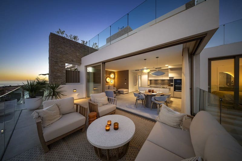 2 Zimmer Penthouse zu verkaufen in La Cala de Mijas mit Pool - 915.000 € (Ref: 9935748)