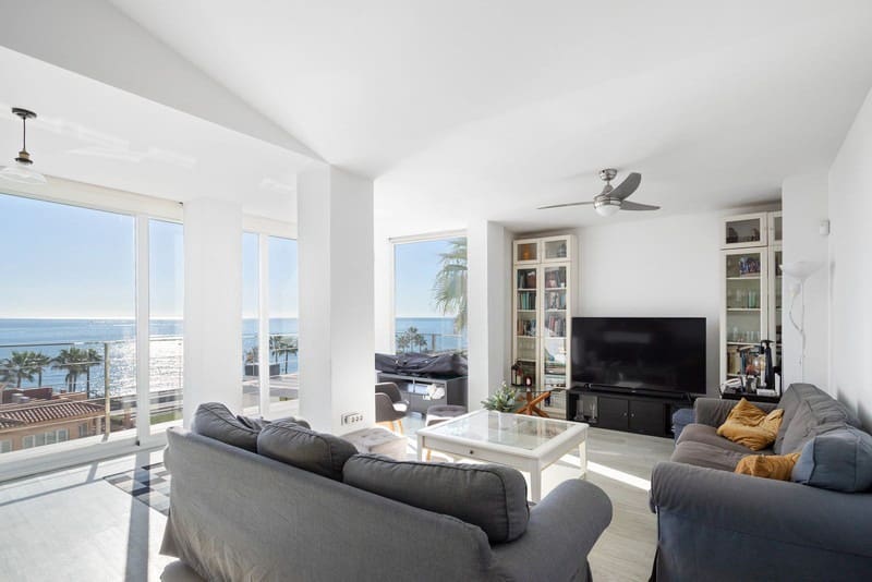 3 bedroom Villa for sale in Mijas Costa with pool garage - € 990,000 (Ref: 9935750)
