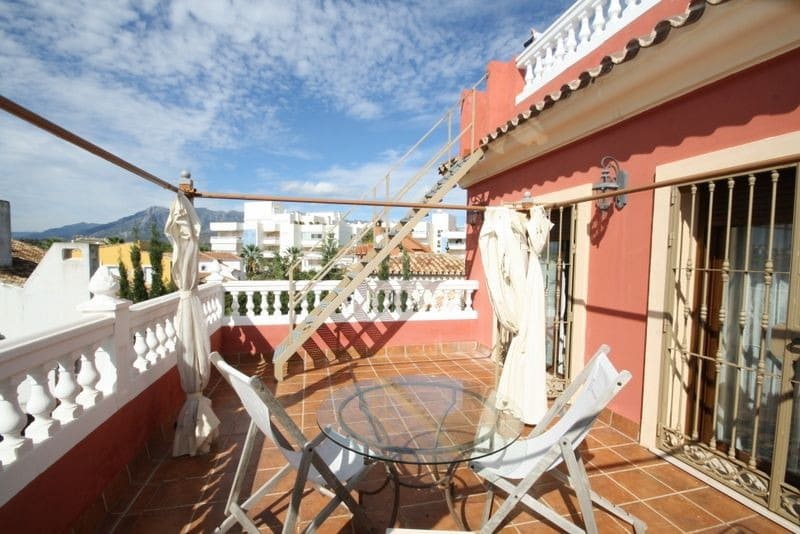 3 bedroom Villa for sale in El Rosario with pool garage - € 1,025,000 (Ref: 9935751)